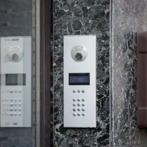 Identifikations- und Zutrittskontrollsysteme elektrisch service 2-min